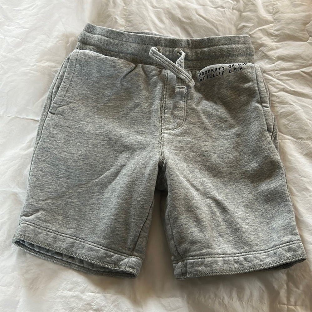 Gap kids soft fleece shorts. Super soft. Light gray. S (6-7). Like new!